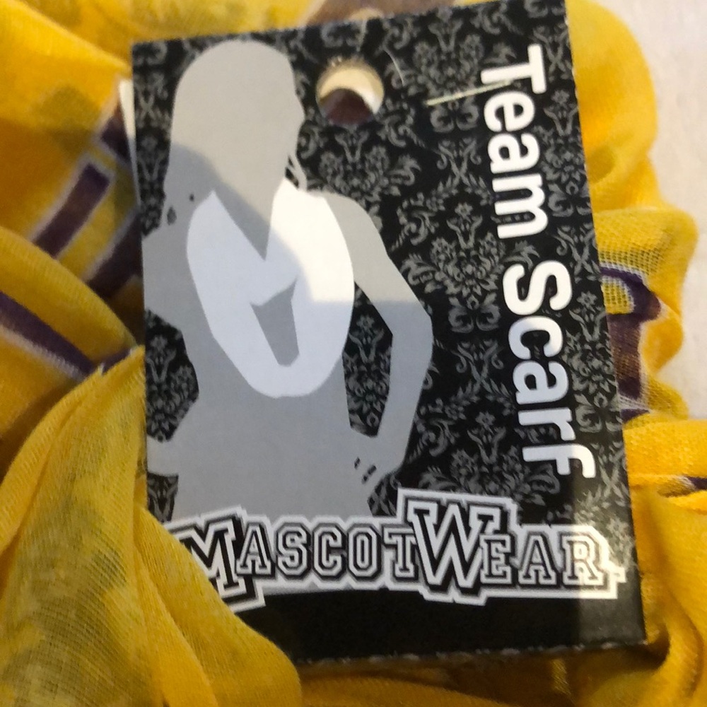 LSU scarf - Picture 2 of 3